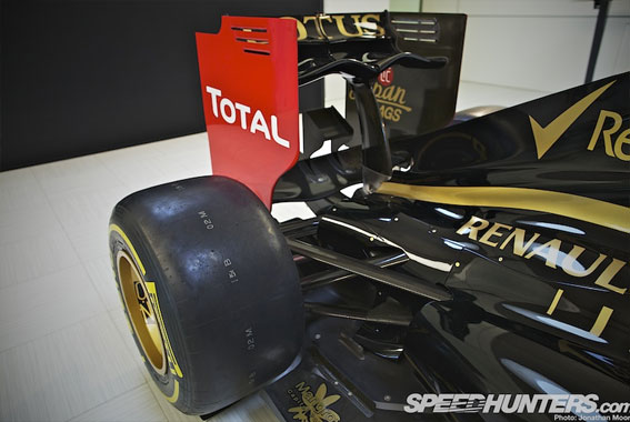 Black and Gold and Green: Lotus F1 Factory Tour