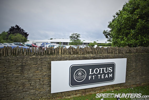 Black and Gold and Green: Lotus F1 Factory Tour