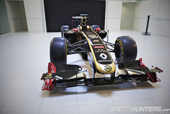 Black and Gold and Green: Lotus F1 Factory Tour