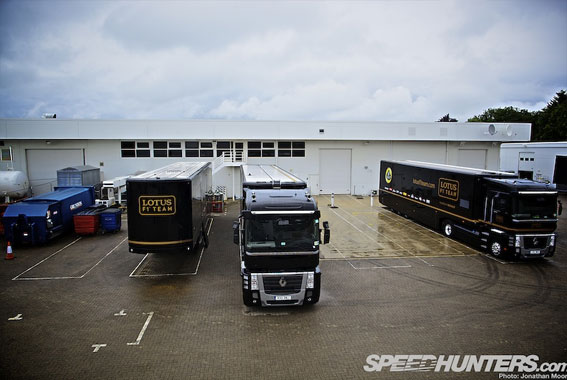 Black and Gold and Green: Lotus F1 Factory Tour