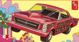 Round 2 / AMT 1966 Ford Galaxie Sweet Bippy Model Kit